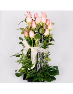 COMPOSICIîN DE ROSAS RESURGIR